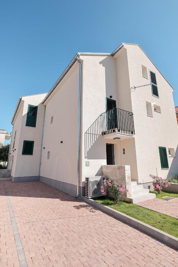 Apartments Mila Светі Филип-і-Яков Екстер'єр фото