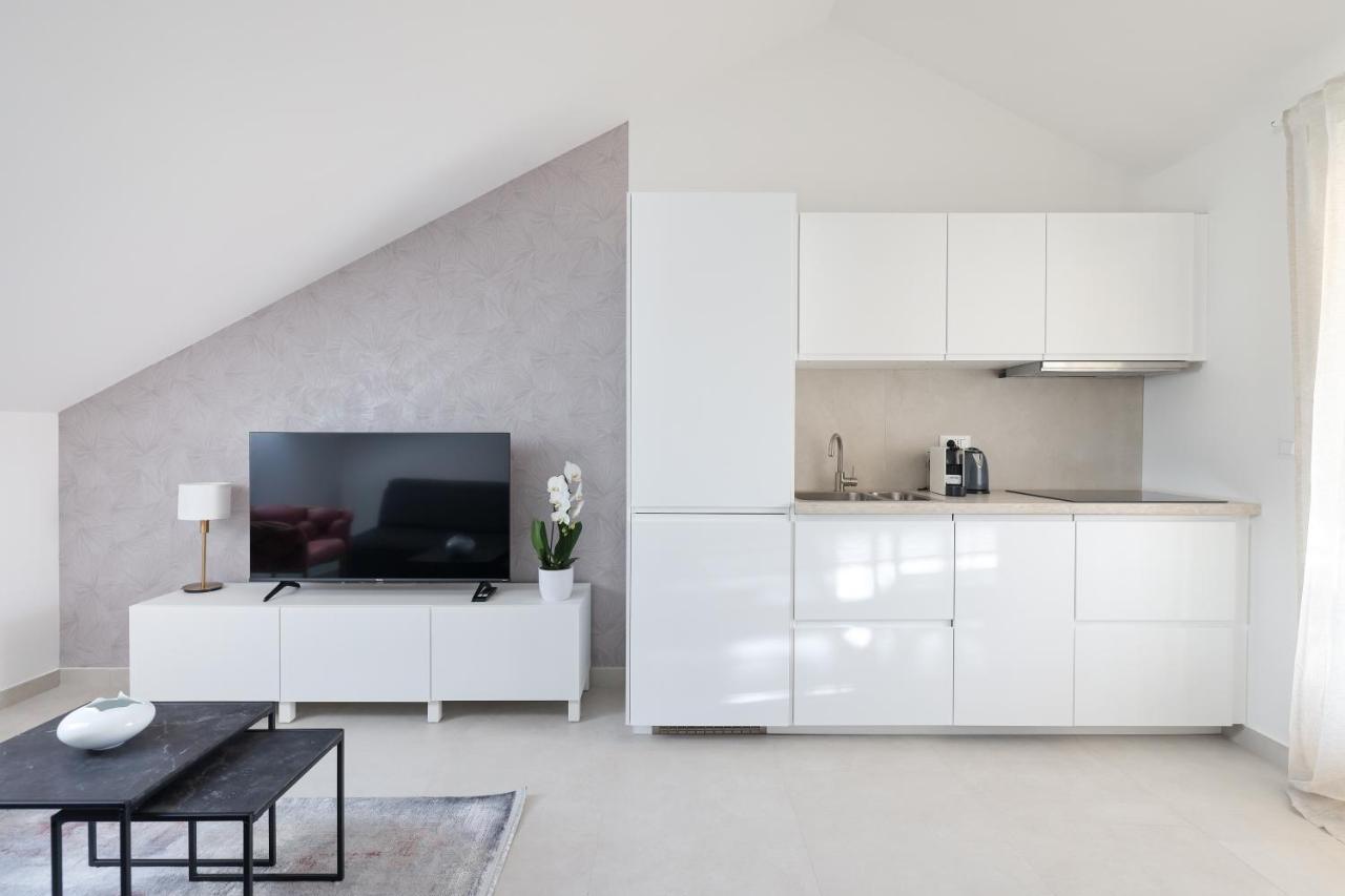 Apartments Mila Светі Филип-і-Яков Екстер'єр фото