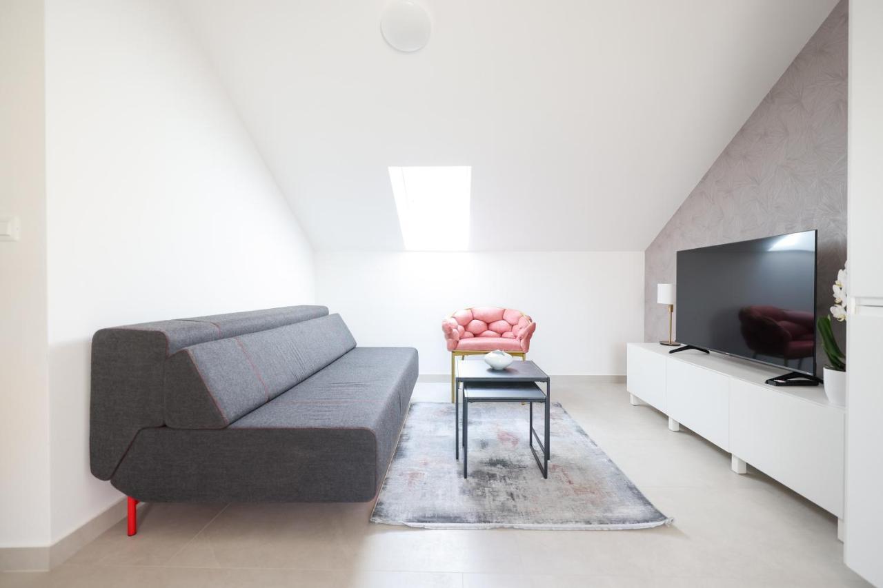 Apartments Mila Светі Филип-і-Яков Екстер'єр фото