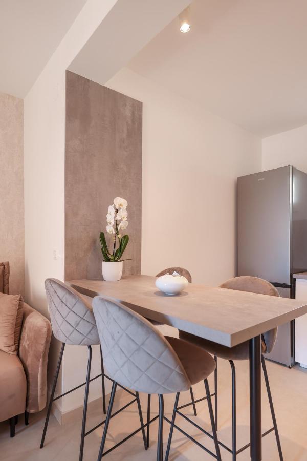 Apartments Mila Светі Филип-і-Яков Екстер'єр фото